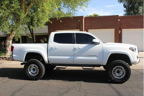 2017 Toyota Tacoma SR5