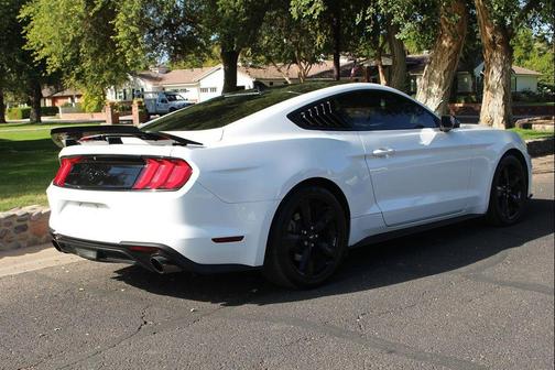 2021 Ford Mustang EcoBoost
