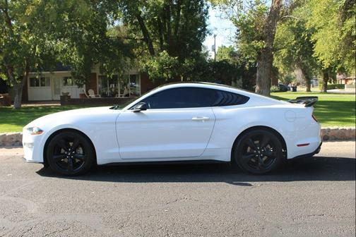 2021 Ford Mustang EcoBoost