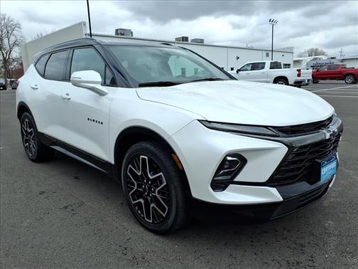 Iridescent Pearl Tricoat 2024 Chevrolet Blazer RS SUV