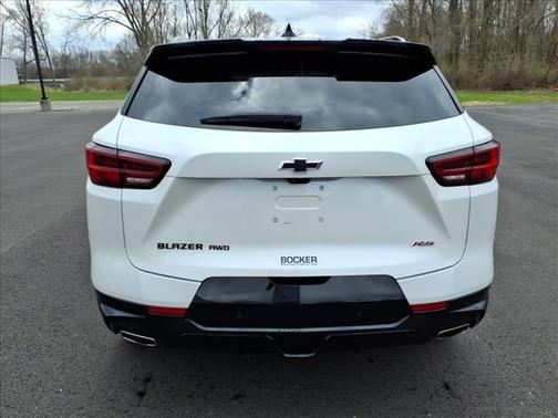 Iridescent Pearl Tricoat 2024 Chevrolet Blazer RS