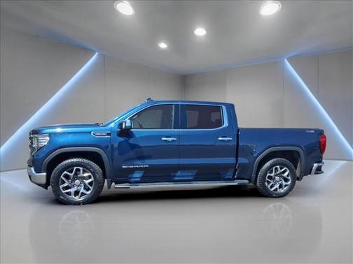 Pacific Blue Metallic 2022 GMC Sierra 1500 SLT