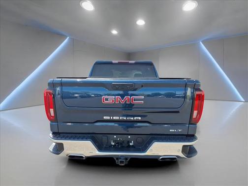 Pacific Blue Metallic 2022 GMC Sierra 1500 SLT