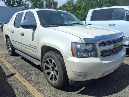 White Diamond Tricoat 2012 Chevrolet Avalanche 1500 LTZ