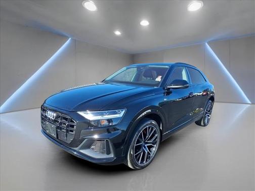 2020 Audi Q8 55 Premium Plus