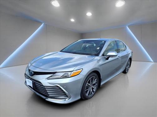 2023 Toyota Camry Hybrid XLE