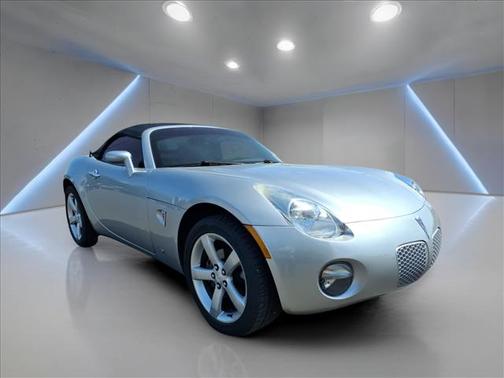 Cool (Liquid Silver Metallic) 2007 Pontiac Solstice 2dr Convertible