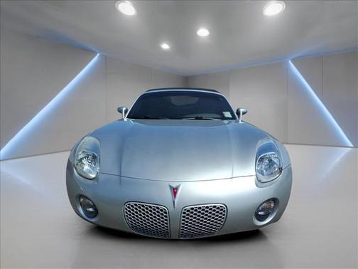 Cool (Liquid Silver Metallic) 2007 Pontiac Solstice 2dr Convertible