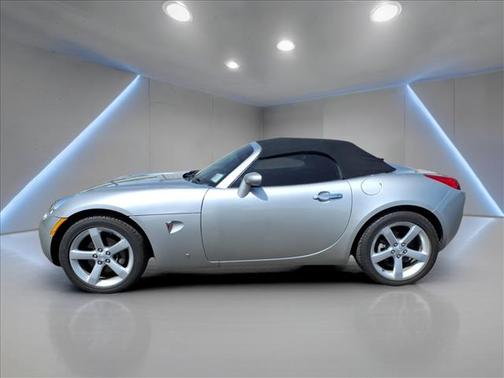 Cool (Liquid Silver Metallic) 2007 Pontiac Solstice 2dr Convertible