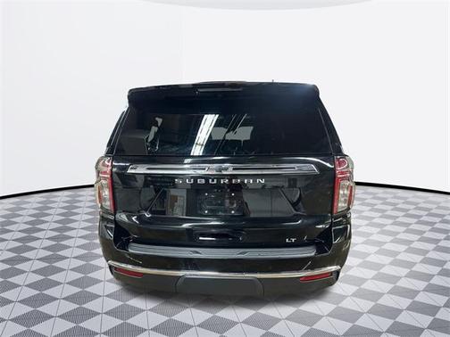 2023 Chevrolet Suburban LT