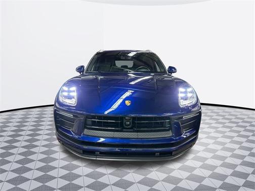 2023 Porsche Macan Base