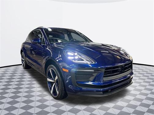 2023 Porsche Macan Base