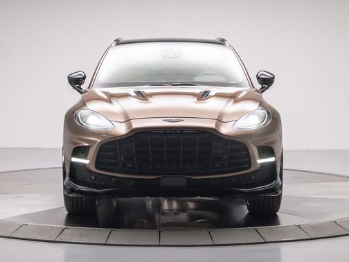 2025 Aston Martin DBX 707