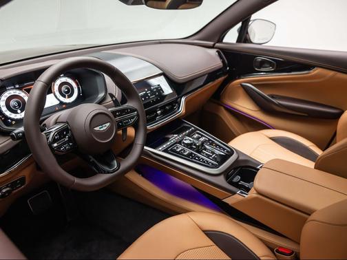 2025 Aston Martin DBX 707