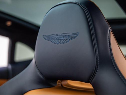 2025 Aston Martin DBX 707