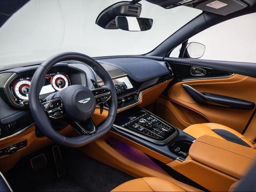 2025 Aston Martin DBX 707