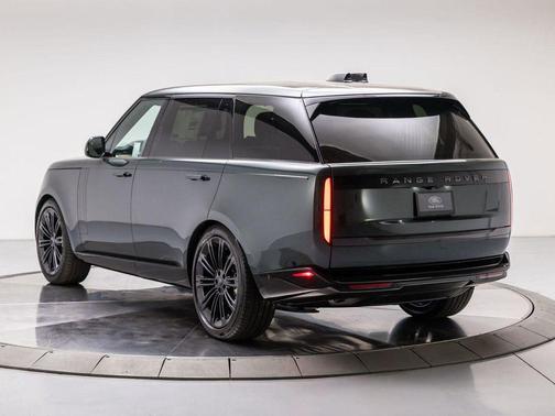 2026 Land Rover Range Rover P400 SE 7 Seat