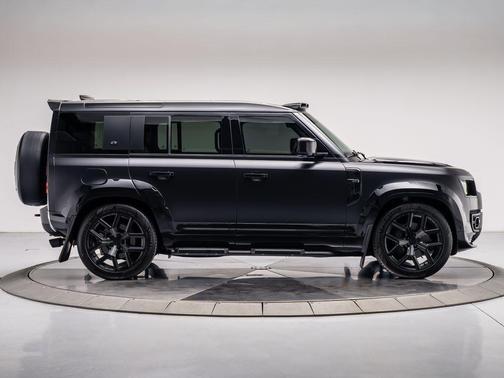 2024 Land Rover Defender 110 P500 SE