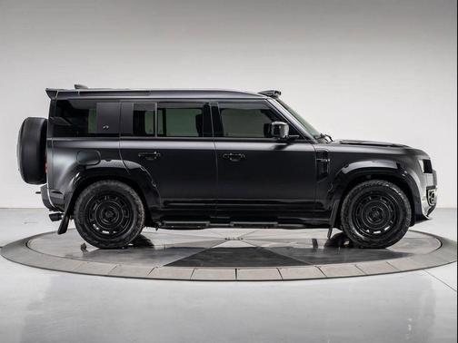 2024 Land Rover Defender 110 P500 SE