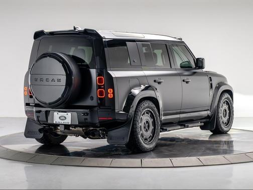 2024 Land Rover Defender 110 P500 SE
