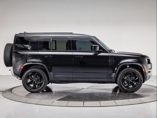 2025 Land Rover Defender P300
