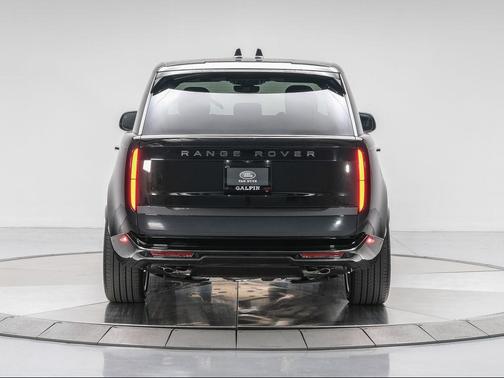 2025 Land Rover Range Rover P530 SE