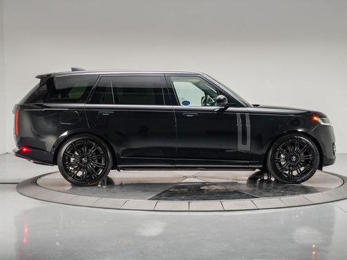 2025 Land Rover Range Rover P530 SE 7 Seat