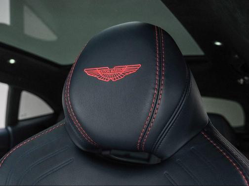 2021 Aston Martin DBX Base