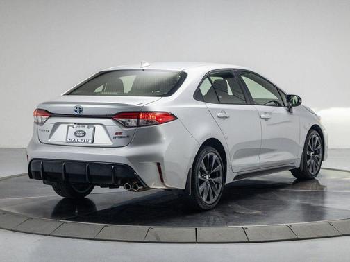 2024 Toyota Corolla Hybrid SE