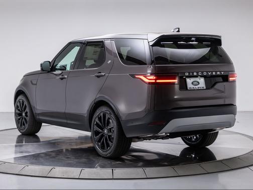 Charente Grey 2026 Land Rover Discovery S