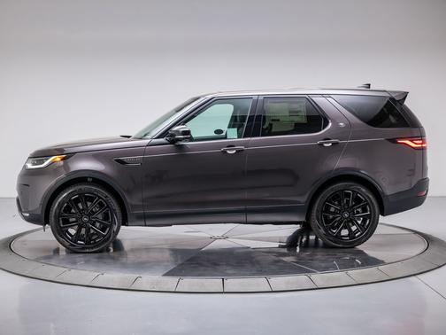 Charente Grey 2026 Land Rover Discovery S