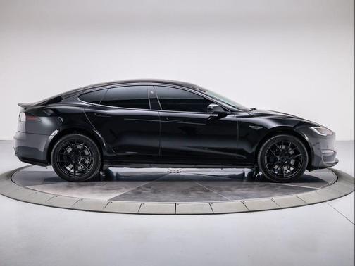 2022 Tesla Model S Plaid