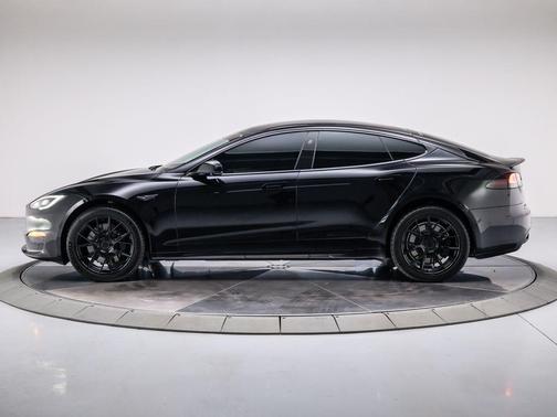 2022 Tesla Model S Plaid