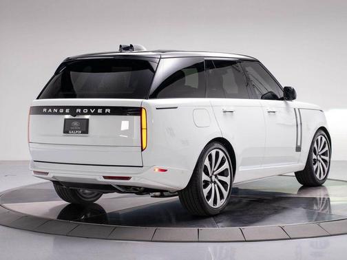 2025 Land Rover Range Rover P530 SE