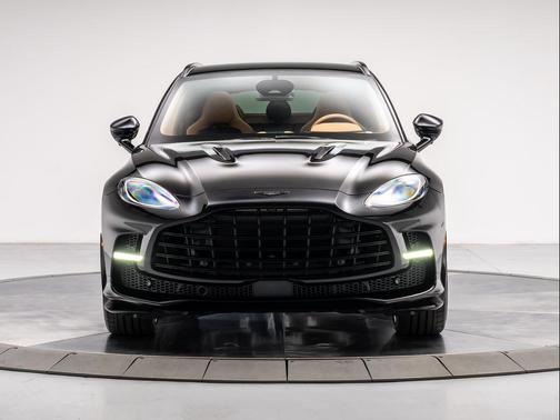 2026 Aston Martin DBX 707