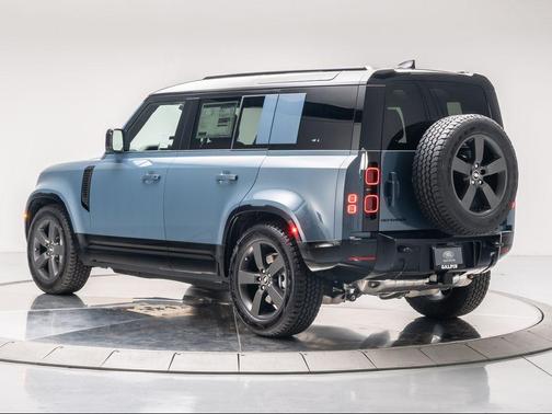2025 Land Rover Defender P400 X-Dynamic SE