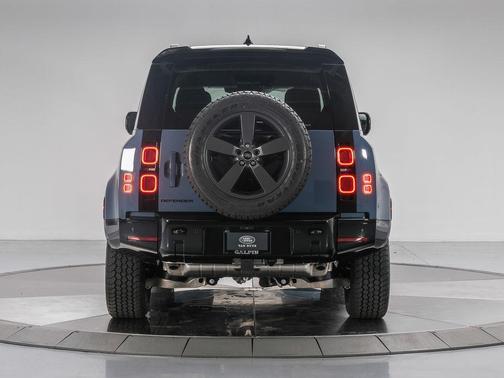 2025 Land Rover Defender P400 X-Dynamic SE