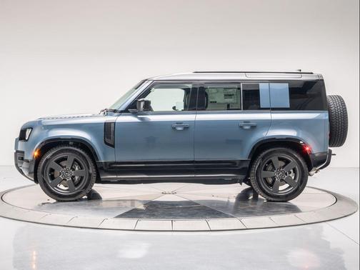 2025 Land Rover Defender P400 X-Dynamic SE