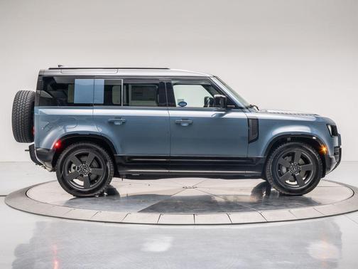 2025 Land Rover Defender P400 X-Dynamic SE