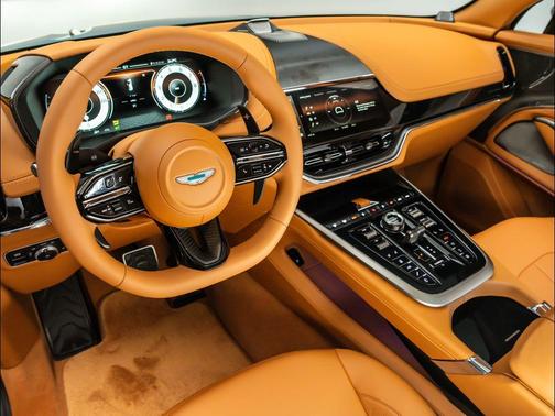 2026 Aston Martin DBX 707