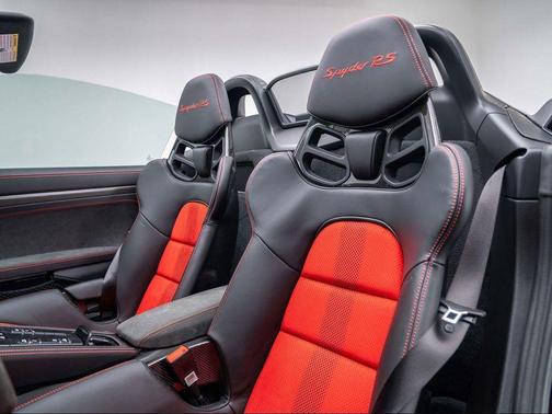 2025 Porsche 718 Spyder RS