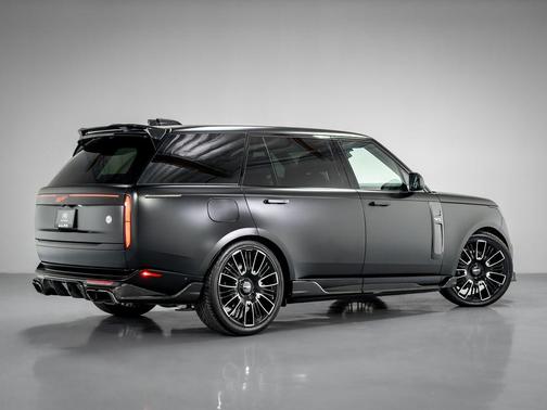 2025 Land Rover Range Rover P615 SV
