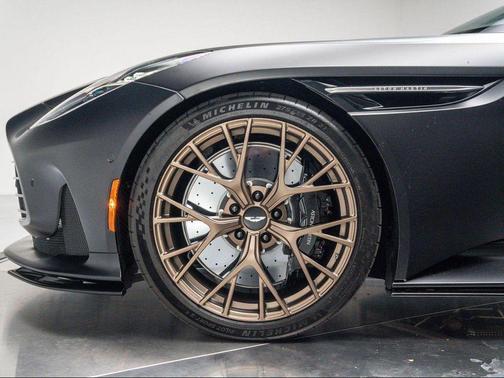 2024 Aston Martin DB12 Base