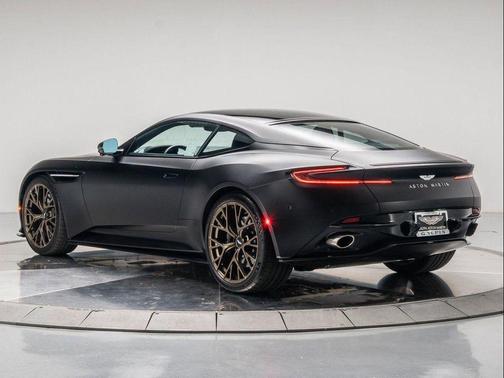 2024 Aston Martin DB12 Base