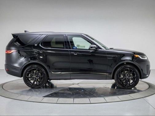 2025 Land Rover Discovery P300 S