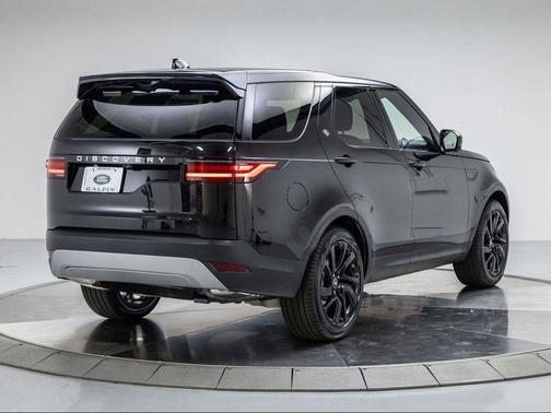 2025 Land Rover Discovery P300 S