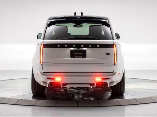 2025 Land Rover Range Rover P615 SV