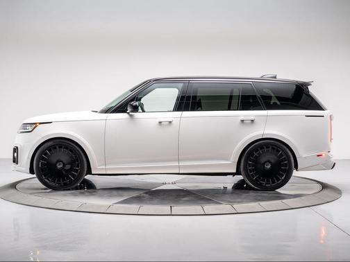 2025 Land Rover Range Rover P615 SV
