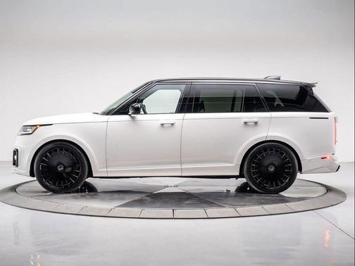 2025 Land Rover Range Rover P615 SV