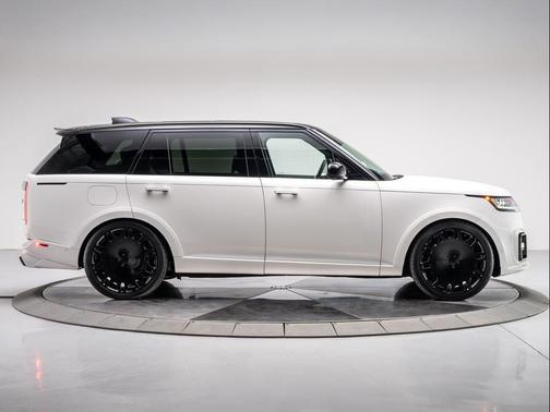 2025 Land Rover Range Rover P615 SV